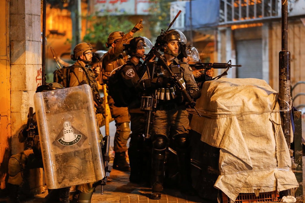 اندلاع مواجهات مع العدو الصهيوني شمال شرق القدس