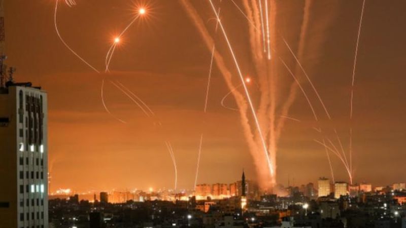 رشقات صاروخية جديدة لكتائب القسام على أسدود وبئر السبع المحتلتين