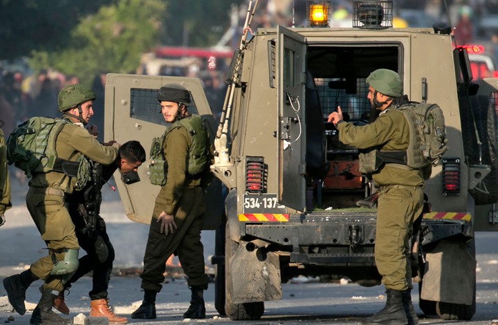 العدو الصهيوني يعتقل 109 فلسطينيا من الضفة الغربية