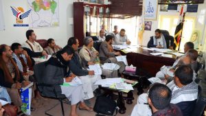 الهادي يرأس اجتماعاً لمناقشة أعمال وخدمات النظافة والتحسين بمحافظة صنعاء