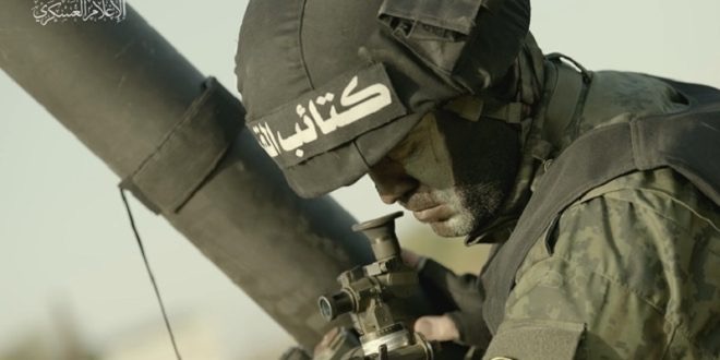كتائب القسام تستهدف حفّارا عسكريا ترافقه قوة من جنود العدو بعبوات مضادة للدروع