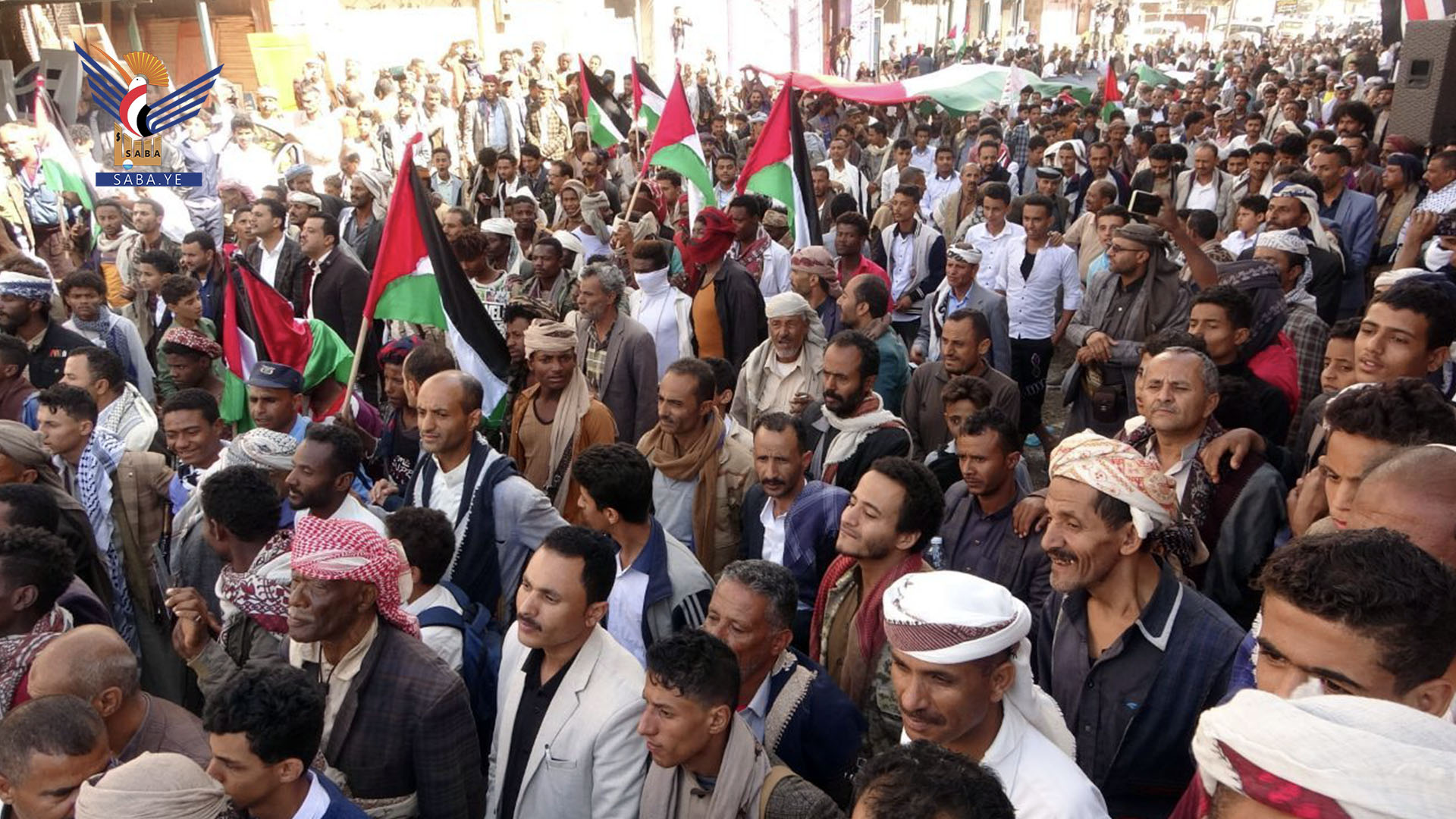 مدينة القاعدة في إب تشهد مسيرة حاشدة تضامناً مع فلسطين وذكرى الشهيد