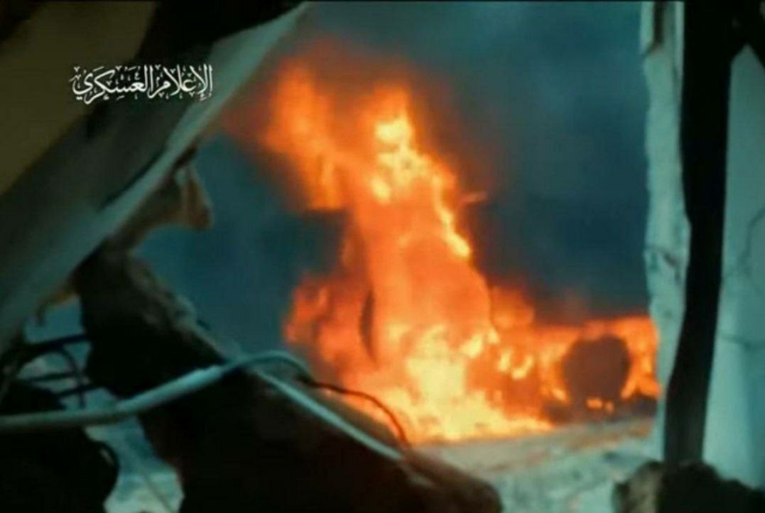 القسام تنشر مشاهد تدمير وحرق عددا من دبابات العدو الصهيوني في الشجاعية شمال غزة