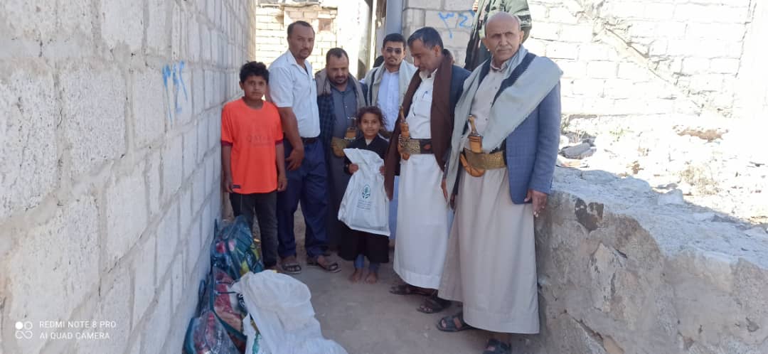 تدشين توزيع السلال الغذائية والهدايا العينية لأسر الشهداء والمفقودين بمدينة البيضاء