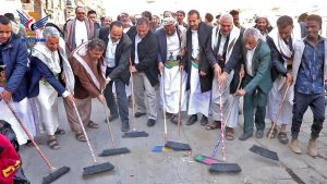 بمشاركة مجتمعية..تنفيذ حملة نظافة وتوعية بمديرية صنعاء القديمة