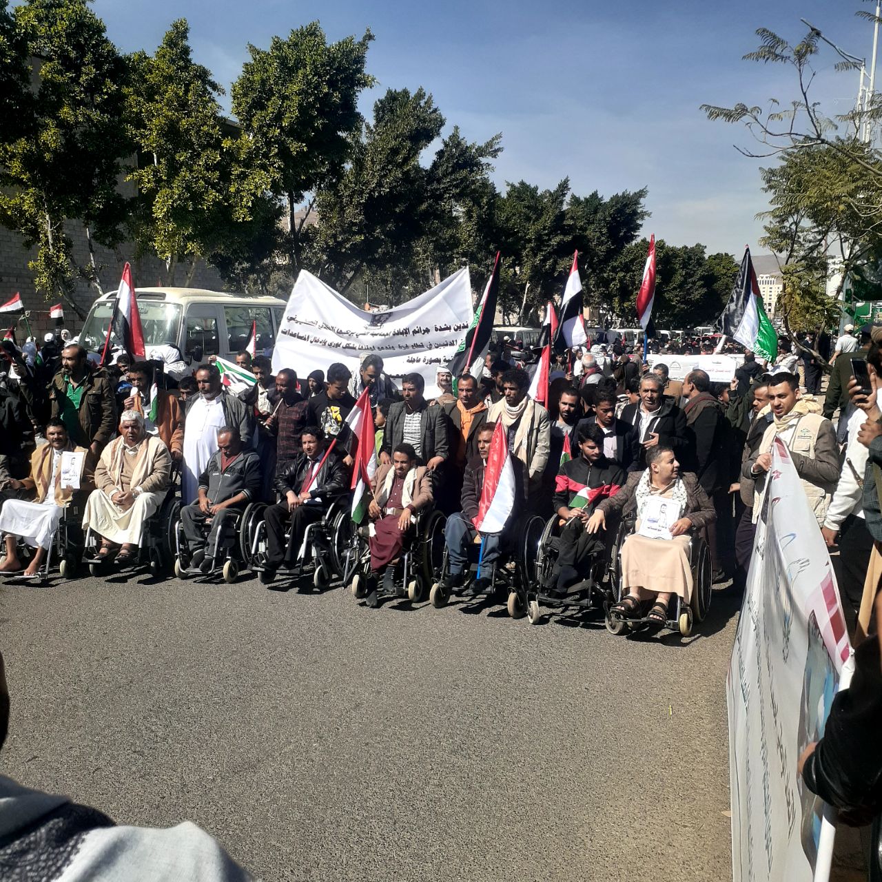 مسيرات حاشدة للمعاقين في صنعاء وخمس محافظات يمنية