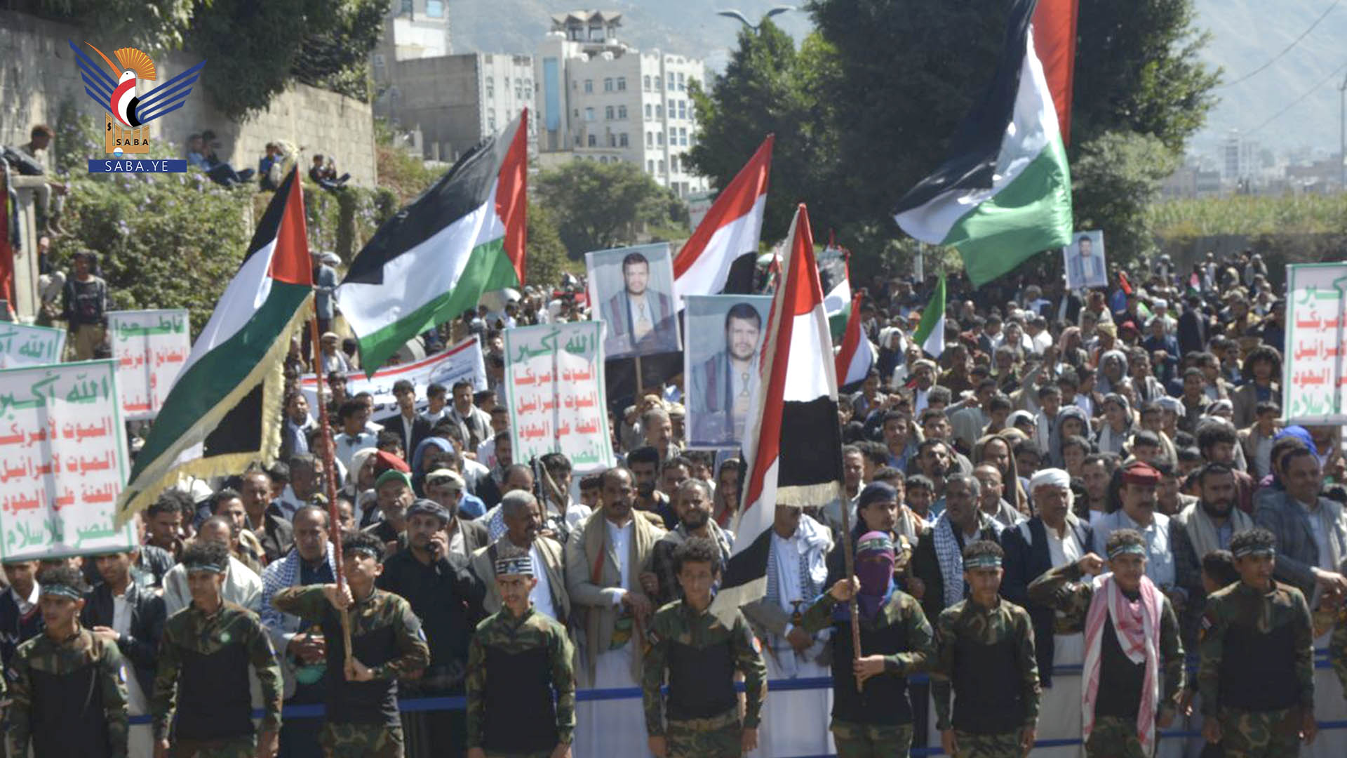 مسيرة جماهيرية طلابية في إب نصرة لغزة والمقاومة الفلسطينية