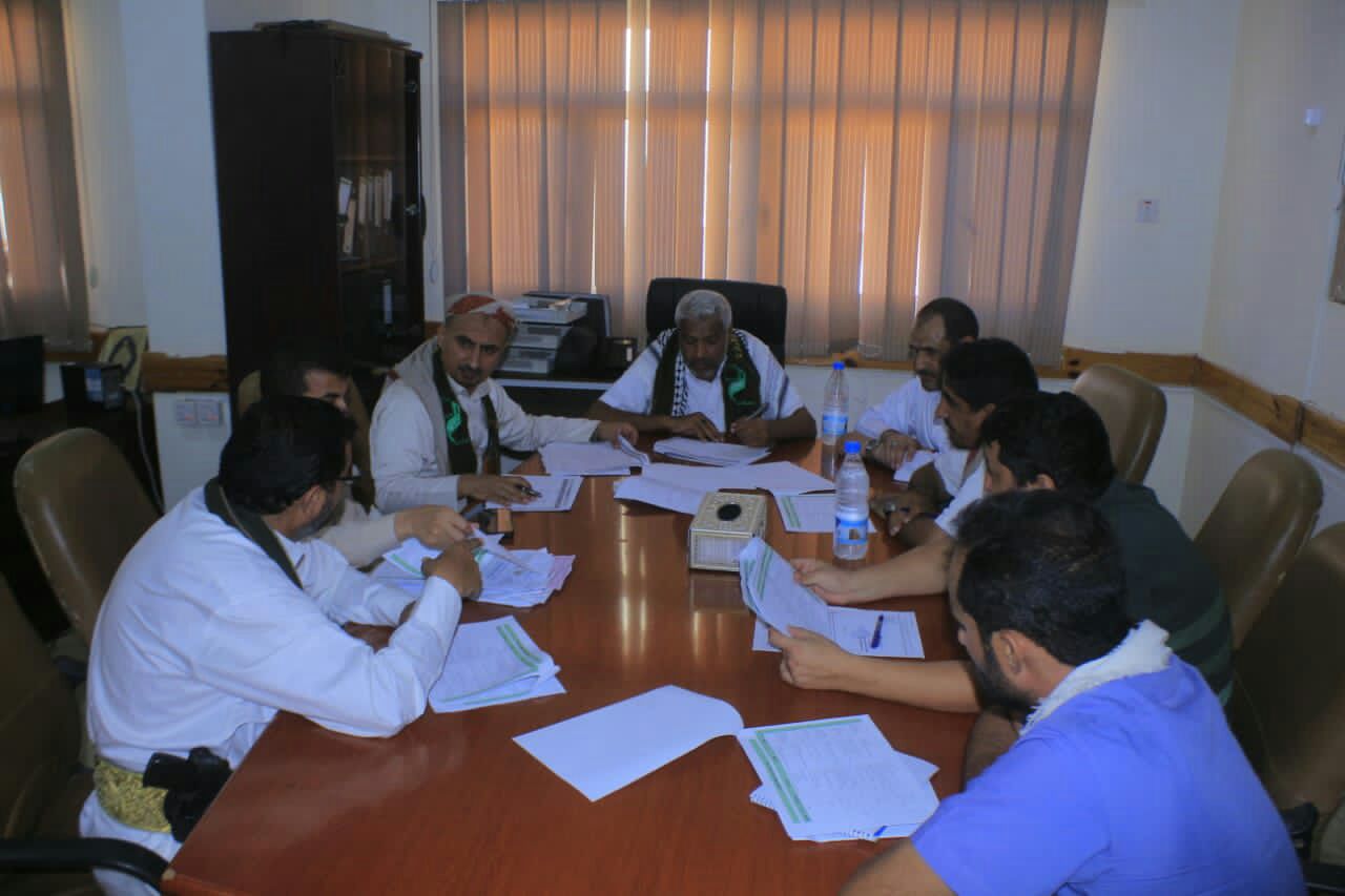مناقشة أداء مكتب الإرشاد وفروعه بمديريات محافظة الحديدة