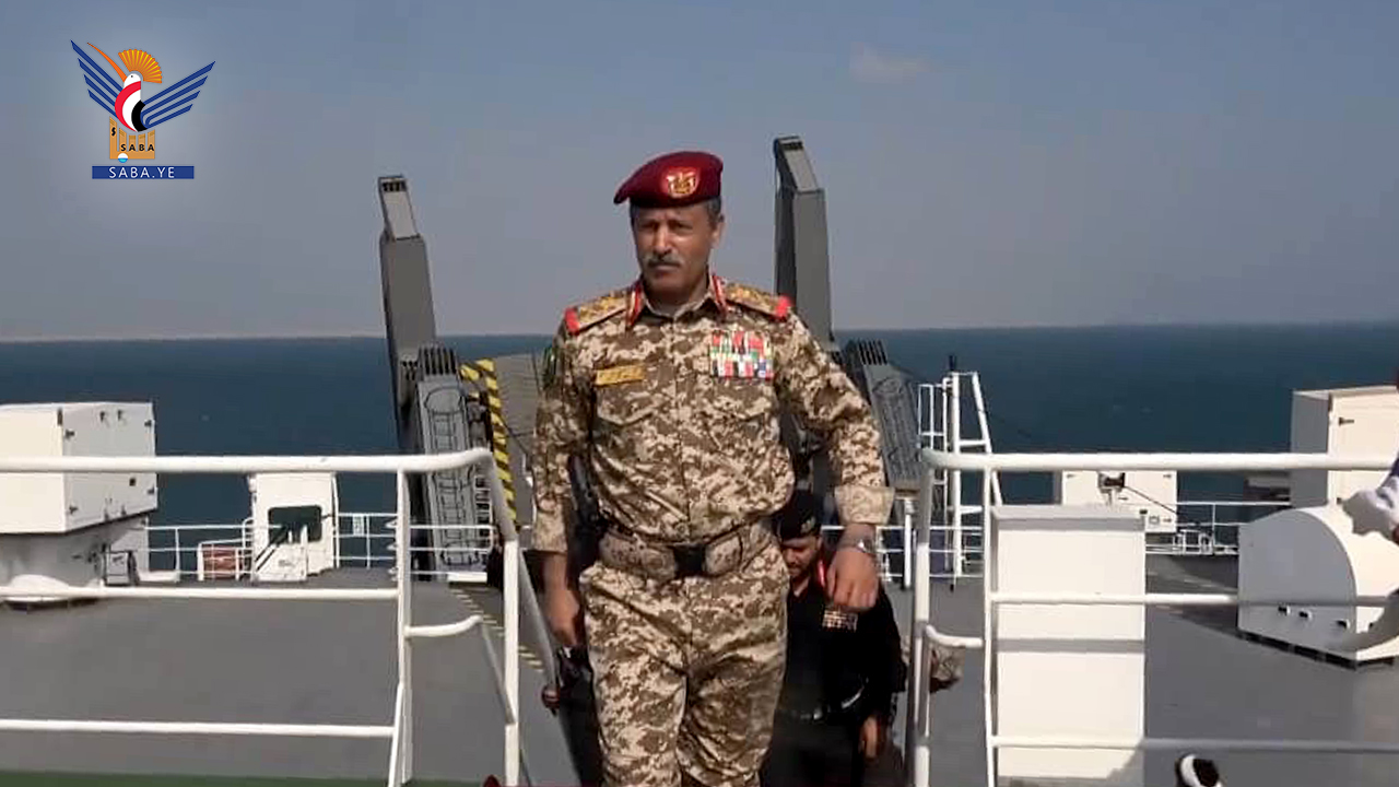 وزير الدفاع: البحر الأحمر محرَّم على سفن الكيان الصهيوني