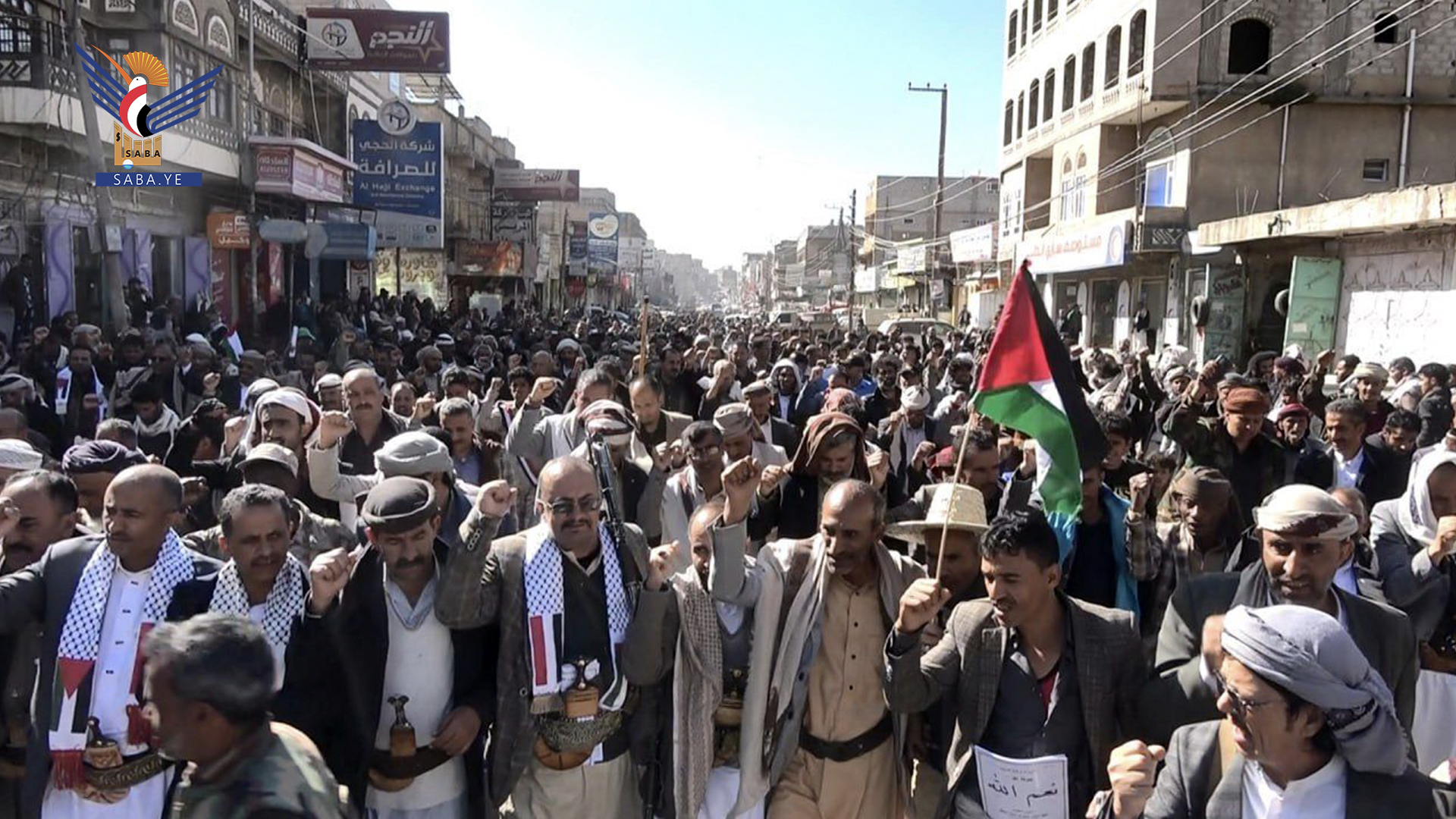 مسيرة حاشدة في مدينة يريم بإب تحت شعار “معكم حتى النصر والأمريكي لن يوقفنا”