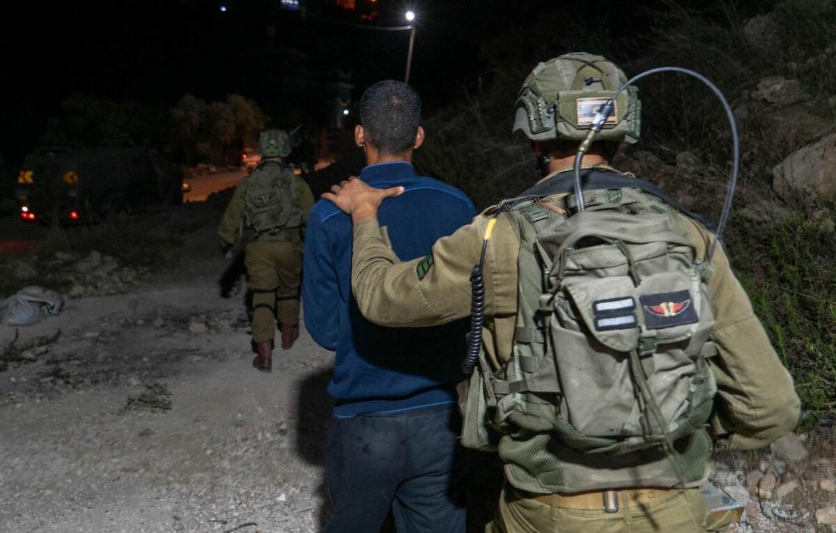 العدو الصهيوني يشن حملة اعتقالات في الضفة الغربية المحتلة
