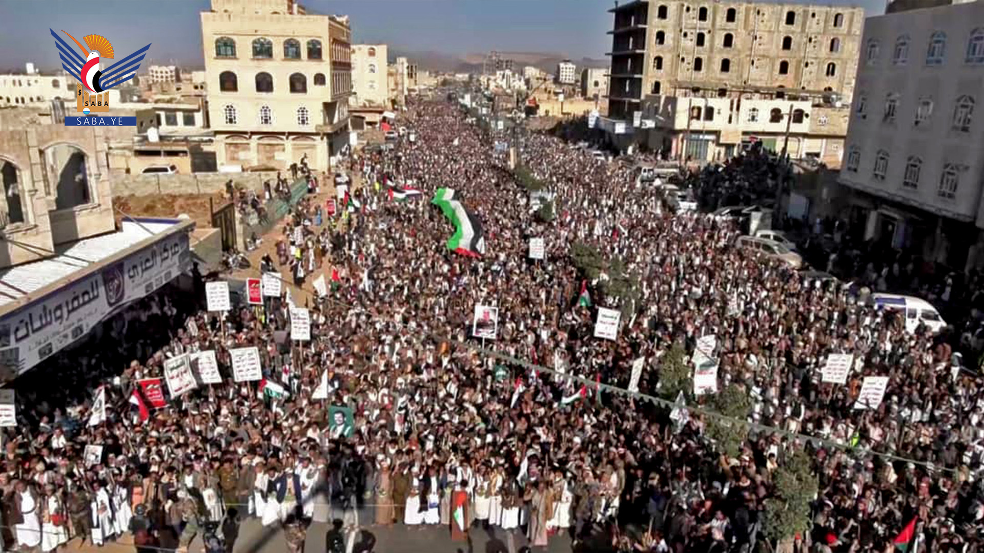 مسيرة جماهيرية حاشدة في عمران دعما وتضامنا مع الشعب الفلسطيني الثورة نت 