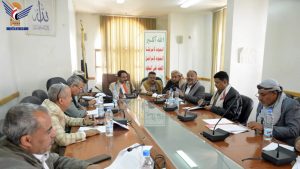 اجتماع بمحافظة صنعاء يناقش خطة النزول الميداني إلى المديريات