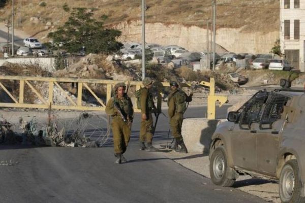 العدو الصهيوني يواصل حصاره بلدة برقة شمال غرب نابلس