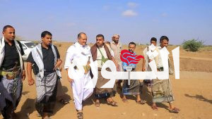 تدشين مشروعي تأهيل مشغل حرفي نسوي وشق وسفلتة طريق في المنيرة بالحديدة
