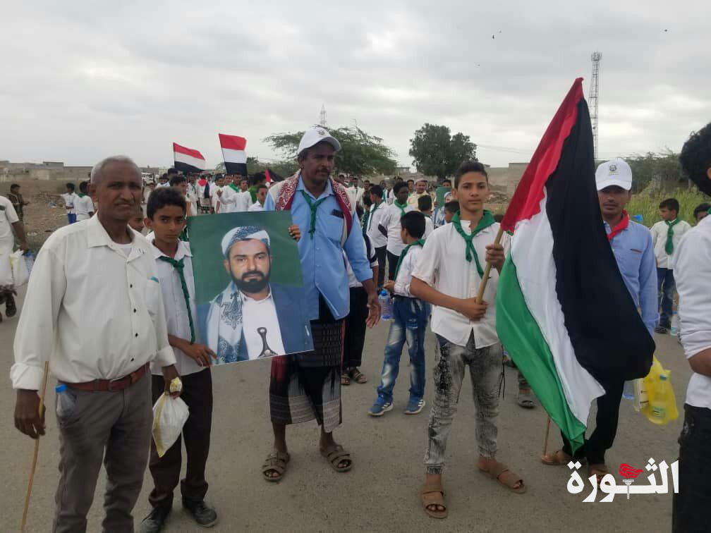 مسير كشفي لطلاب مدارس زبيد في الحديدة تزامنا مع ذكرى مجزرة سوق شاجع وتنديداً بالعدوان على اليمن وغزة 