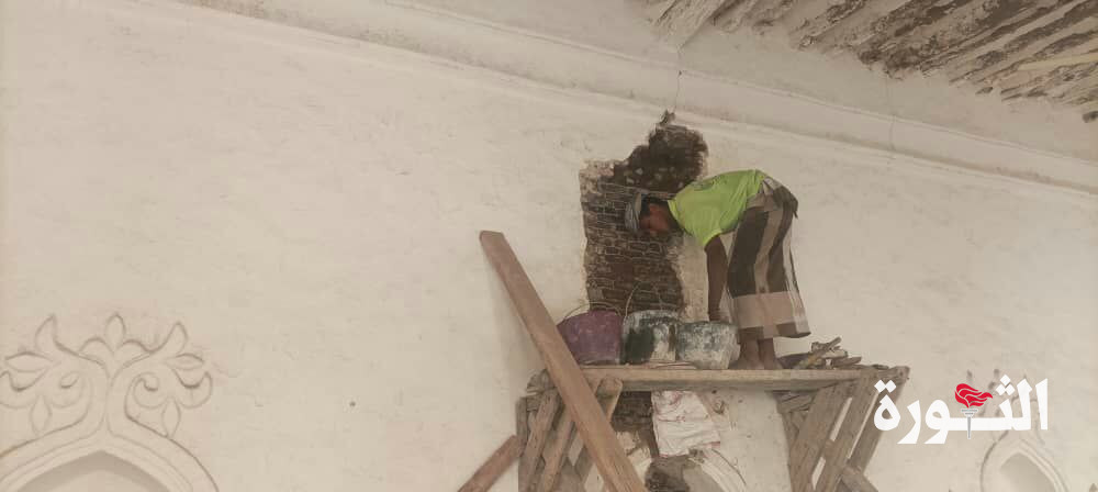 تدشين أعمال صيانة وترميم جامع المزجاجية في زبيد بالحديدة