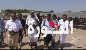 الاطلاع على أعمال تركيب منظومة طاقة شمسية لمحطة ضخ مياه في مديرية الحالي بالحديدة