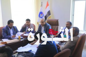 وزير الصناعة يناقش خطط تطوير أداء مؤسسة الإسمنت