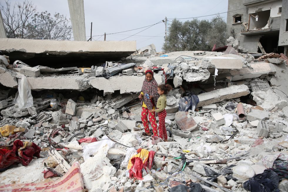 المكتب الإعلامي الحكومي يطالب دول العالم وقف الحرب الإجرامية على غزة