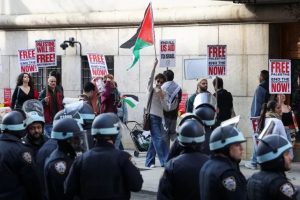 تصاعد الاحتجاجات بعدة جامعات أمريكية للمطالبة بوقف العدوان على غزة