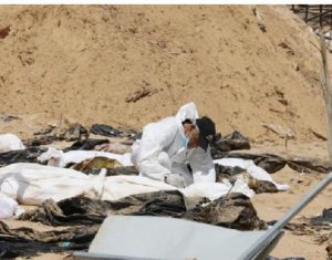 قنابل «إسرائيلية» غريبة تحوّل الجثث في غزة إلى رماد