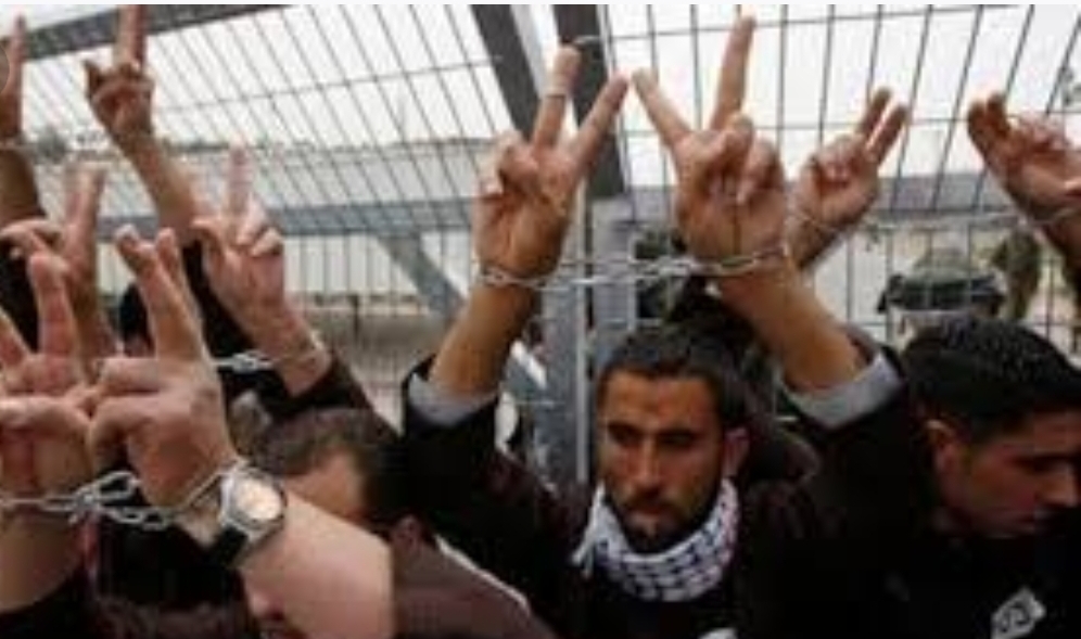 هيئة الأسرى الفلسطينية: العدو يواصل ارتكاب أبشع المجازر بحق المعتقلين داخل السجون