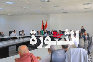 اجتماع موسع بوزارة الصناعة يناقش أوضاع مستوردي الادوية 