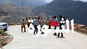 الاطلاع على العمل بمشروعي طريق شهارة وجسر مدخل حوث  