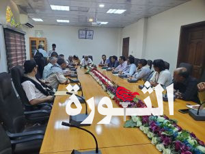 مناقشة التجهيزات النهائية لتدشين تشجير مداخل وشوارع مدينة الحديدة