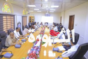 مناقشة الخطة التنفيذية لمشروع تشجير مدينة الحديدة ومداخل المديريات 