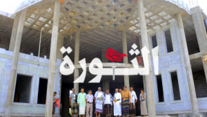 قحيم وحليصي يطلعان على أعمال مشروع إنشاء المجمع الضريبي بالحديدة