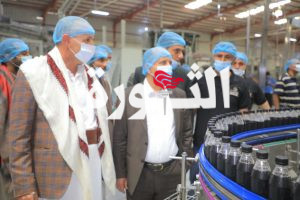 نائب وزير الصناعة يطلع على سير العملية الإنتاجية في مصنع ينور لصناعة المرطبات 