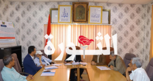 وزير الكهرباء يلتقي الفريق الفني والهندسي الخاص بإنتاج الأعمدة الكهربائية