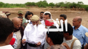 الاطلاع على أضرار السيول في مديرية القناوص بالحديدة