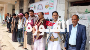 منتسبو مكتب التربية بالضالع ينظمون وقفة تضامنية مع الأسرى الفلسطينيين