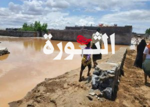 وفاة شخصين وإصابة فتاة جراء الأمطار الغزيرة في الحديدة
