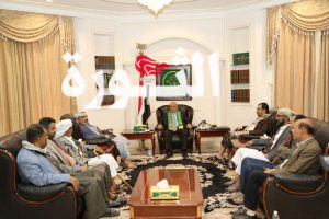 رئيس الوزراء يلتقي قيادة السلطة المحلية بمحافظة شبوة