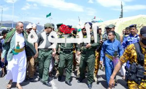 نائب وزير الداخلية ورئيس العمليات المشتركة يتفقدان التجهيزات الأمنية والتنظيمية بميدان السبعين
