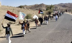 صنعاء.. مديرية خولان تشهد مسيراً ووقفة مسلحة لقبيلة الأعروش