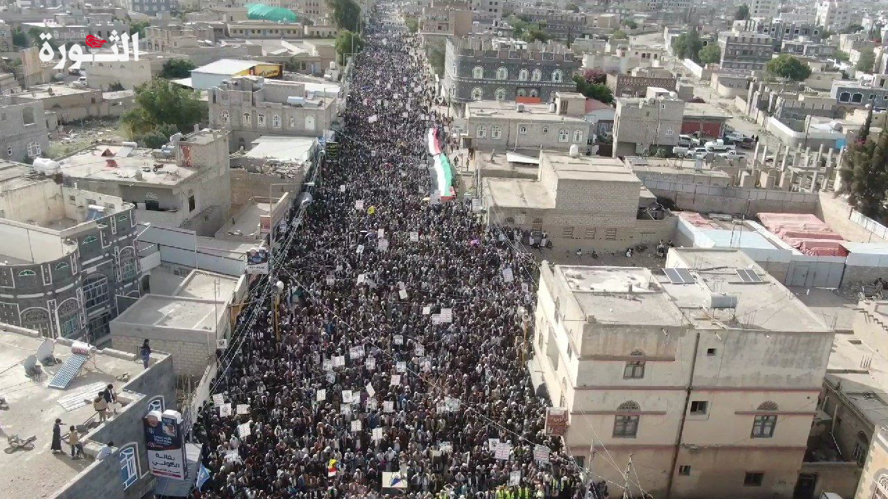 ذمار.. 37 مسيرة جماهيرية حاشدة تأكيداً على الثبات مع غزة رغم أنف الأمريكي