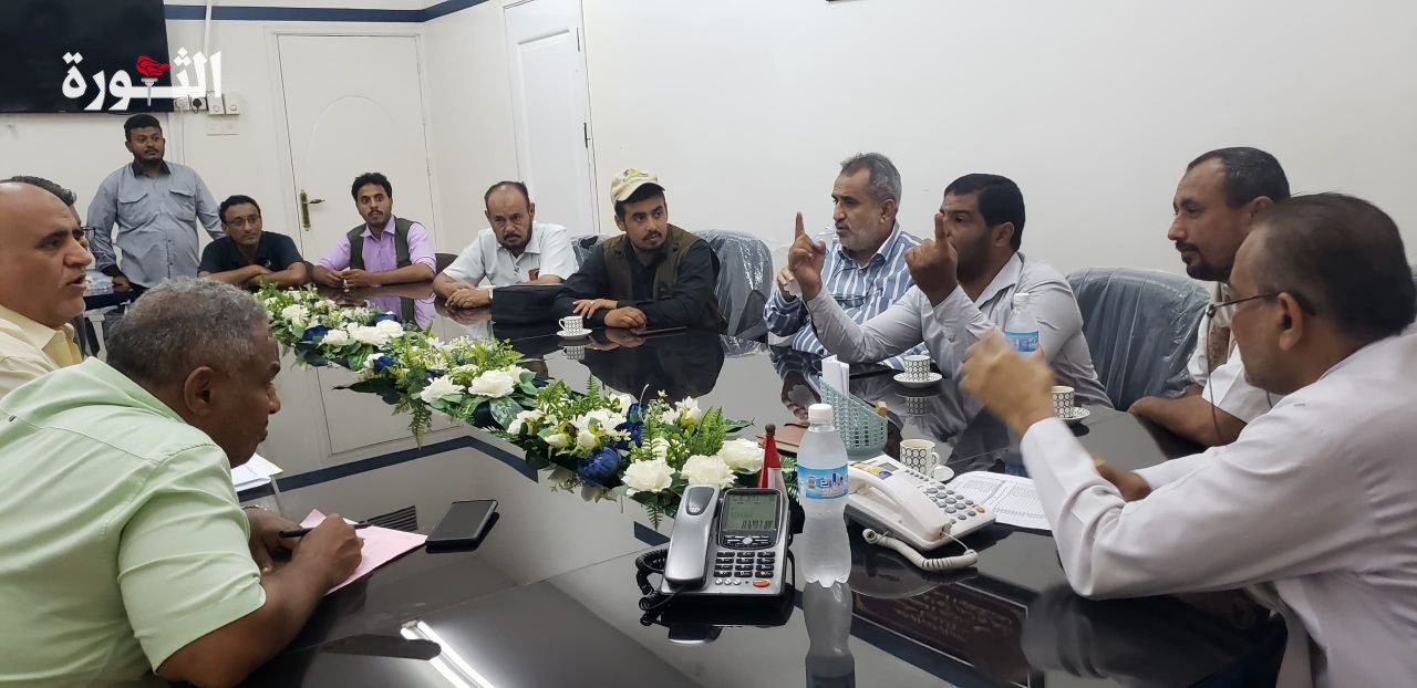 الحديدة..اجتماع لتعزيز الشراكة بين الزكاة ومستشفى الثورة لدعم المرضى المحتاجين