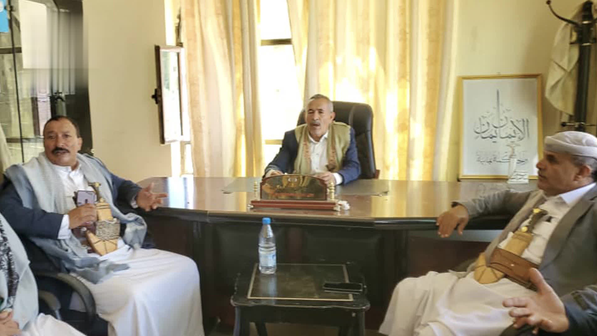 تفقد مستوى الانضباط الوظيفي في عدد من المكاتب بالمحويت