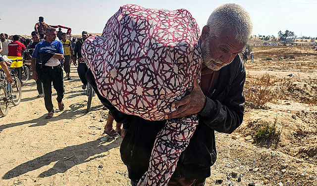 “الفصائل الفلسطينية”: مراكز توزيع المساعدات الأمريكية تحولت لـ “أفخاخ ومصائد للموت”