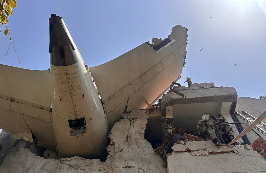 تحطّم طائرة هندية متوجهة إلى لندن على متنها 242 راكباً