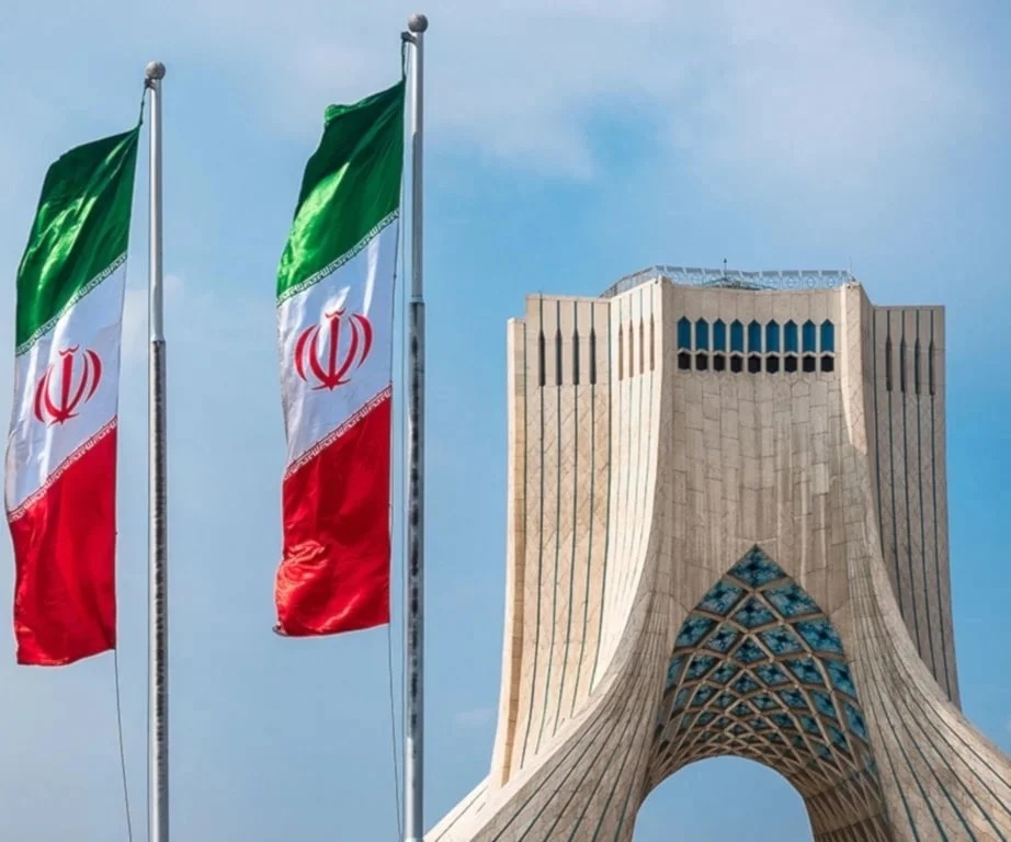 السلطات الإيرانية تعتقل جاسوسا في مترو طهران