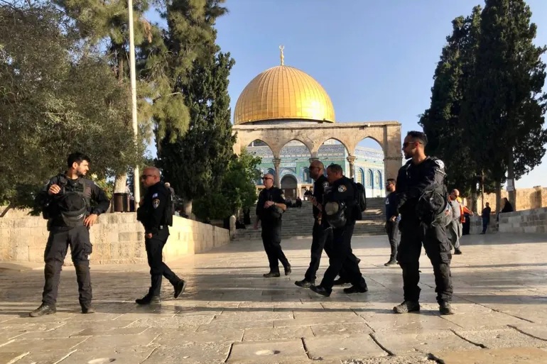 العدو الصهيوني يعيد اغلاق الأقصى ويواصل حصار البلدة القديمة