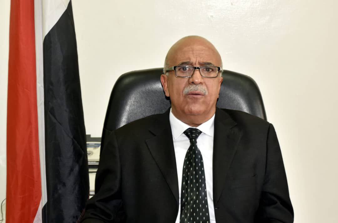 رئيس الوزراء يعزِّي في وفاة الدكتور محمد باعلوي