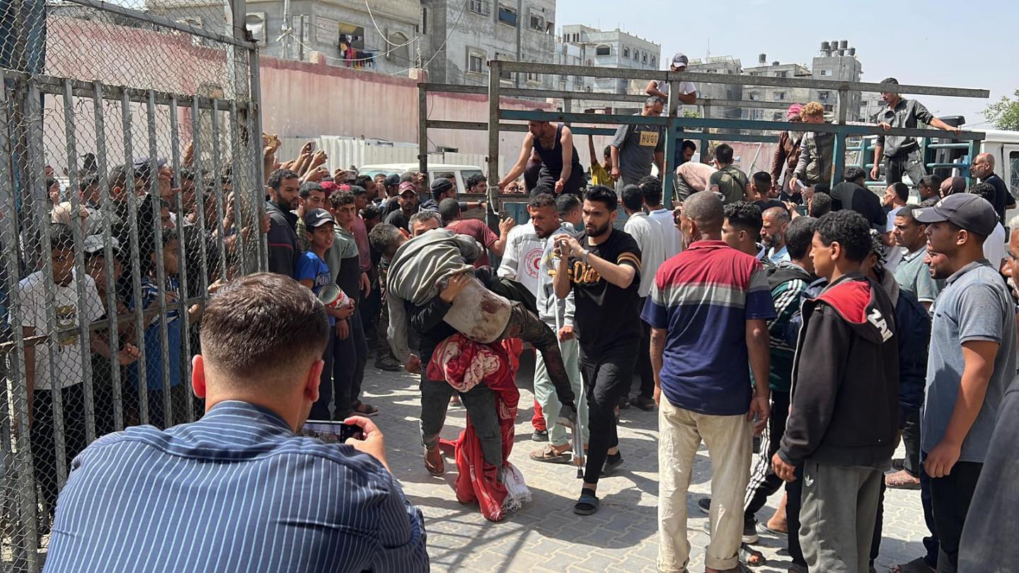 5 شهداء ومصابون من منتظري المساعدات في قطاع غزة