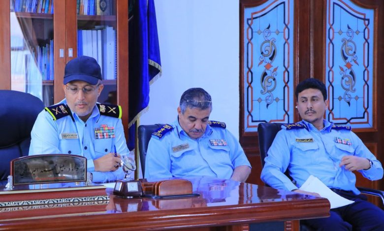اجتماع برئاسة البراشي يناقش أداء شرطة المرور خلال العام الماضي وإعداد خطة العام 1447هـ